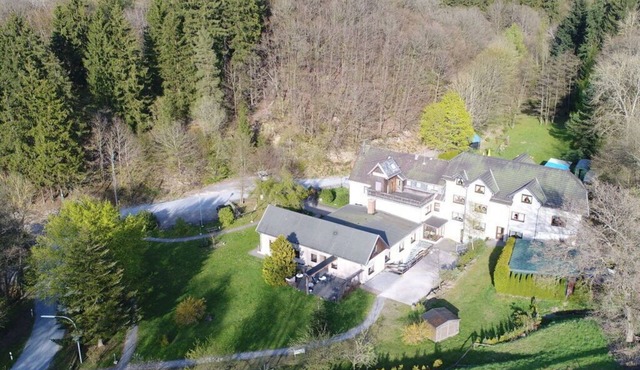 Old Castle Comfortable holiday residence