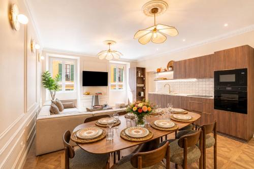 Old Nice - Luxury new 5BR - Sleeps 12 - AC