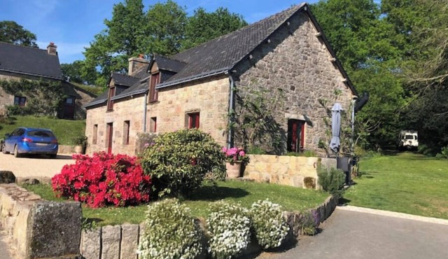 Old stable renovated with charm - 18th century farmhouse, heated swimming pool