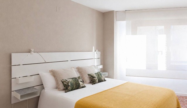 Old Town Quart Towers Stay I | AC & WiFi | 4 Guests