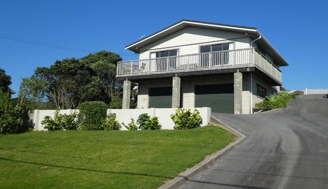 Olde Beach Villa