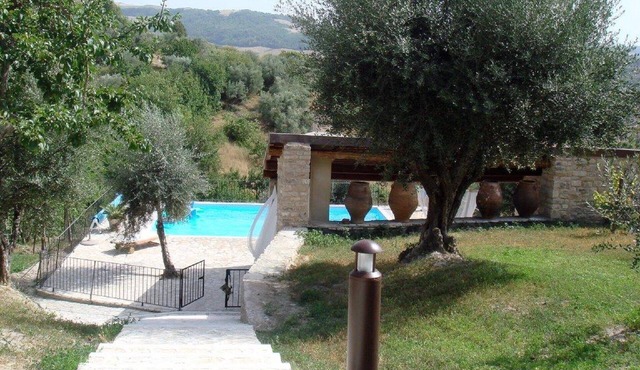 Oleandro 1, your own cottage in a medieval street