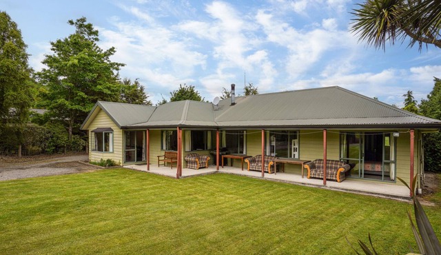 Olive Greens - Hanmer Springs Holiday Home