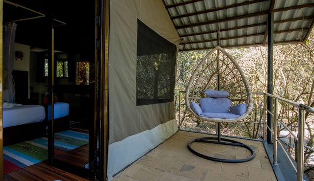 OLIVE LAKE ELEMENTAITA LODGE