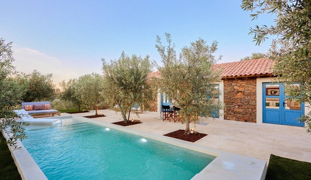 Olive Tree House - Two Bedroom Villa, Sleeps 4