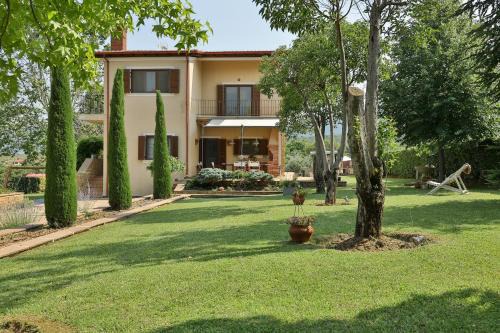 Οlives and Vines Retreat Villa