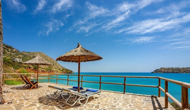 OLONDI: Spacy 1 Studio Plaka Beach Cottage