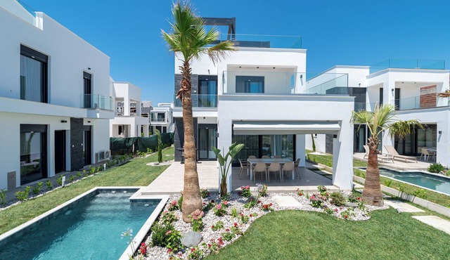 Olympiada -Three Bedroom Villa with Private Pool and Rooftop