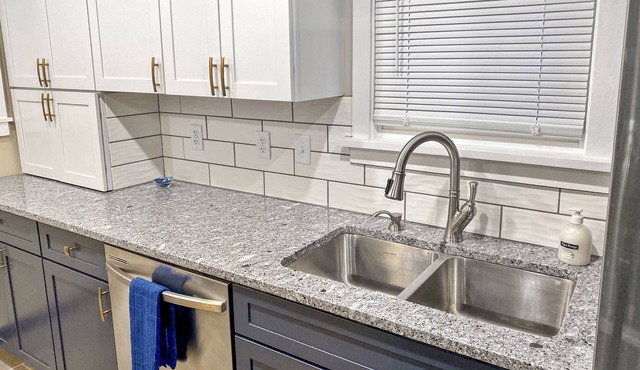 *Omaha - UPDATED, Clean, Spacious Home*