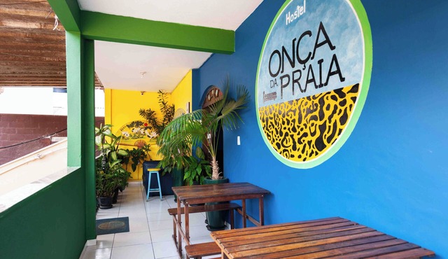 Onça da Praia Hostel