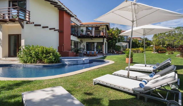 On 7th Hole Fairway with Access to Beach Clubs!