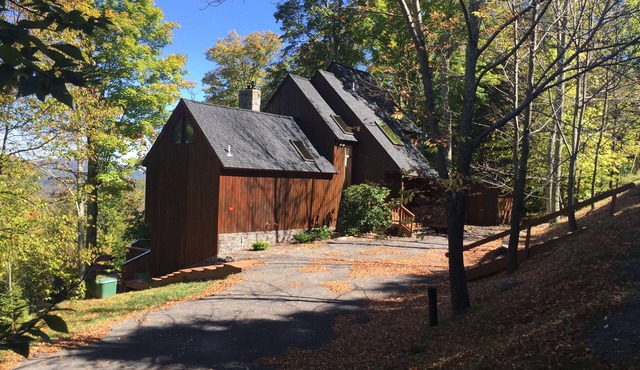 ON MOUNTAIN - 4 BED, 4 BATH RETREAT - WALK TO SLOPES!