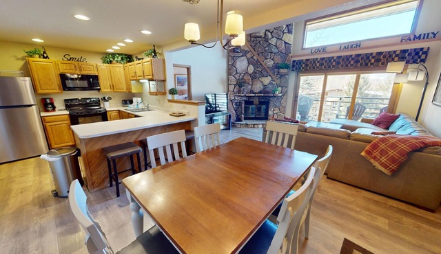 On River Trail! Pool, Hot Tub, Elevator! Walk to Festivals, Dining, Shops