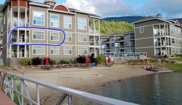 On the Beach! 2 Bedroom 2 Bathroom Waterfront Condo with boat slip.