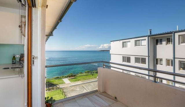 On The Esplanade - Close to beach & Cronulla mall with Aircon