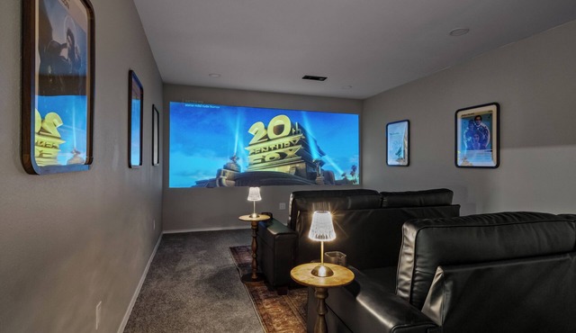 Once Upon A Trail: Direct Trail Access >1mi to OZ Bike Park >Hot Tub >Theater Rm