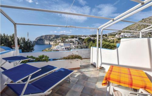 One-Bedroom Apartment In Santangelo Dischia