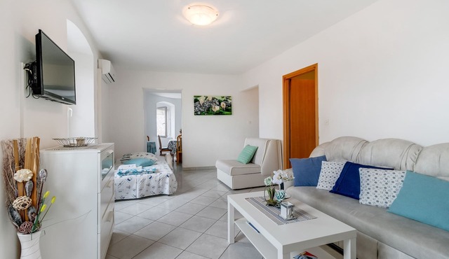 One bedroom apartment with air-conditioning Mali Lošinj, Lošinj (A-8053-a)