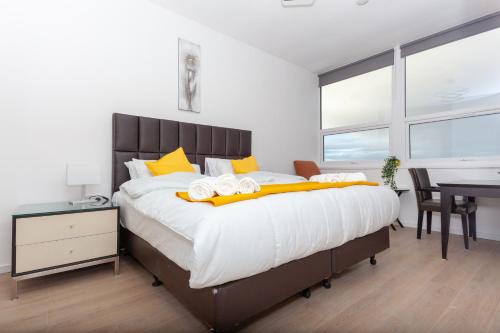 One Bedroom apartment Serviced apartment Smethwick flat 315
