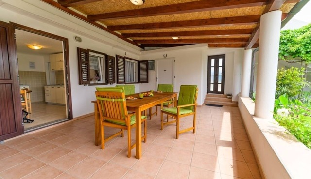 One bedroom apartment near beach Nerezine, Lošinj (A-7963-b)