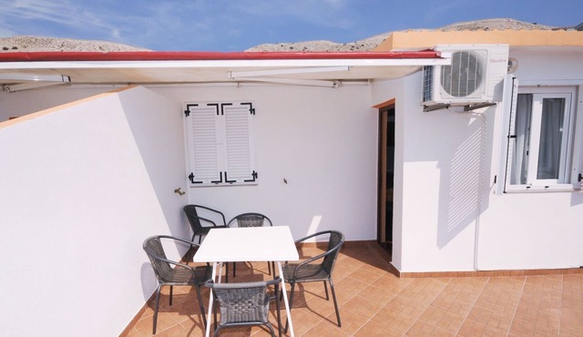 One bedroom apartment with terrace and sea view Metajna, Pag (A-6421-b)