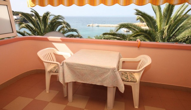 One bedroom apartment near beach Jakišnica, Pag (A-6424-b)