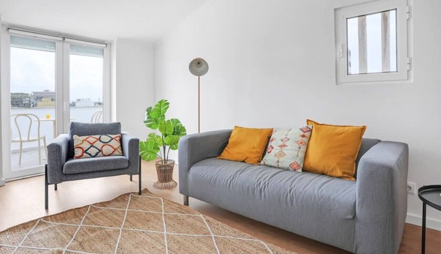 One bedroom Apt | Almada | Balcony w/River Views by Lisbeyond