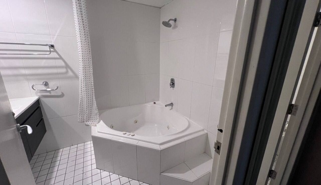 One Bedroom Deluxe Spa Apartment