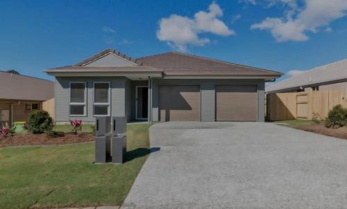 One Bedroom One Bathroom Unit With a New TV