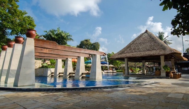 One Bedroom Pool Villa, walking distance to the beach and shopping center