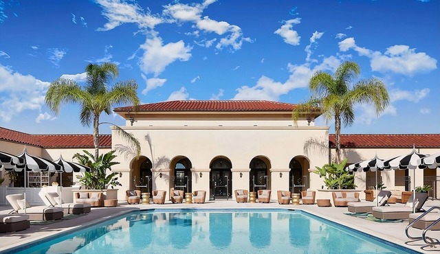 One Bedroom Ste One King Bed at Pasadena Hotel & Pool