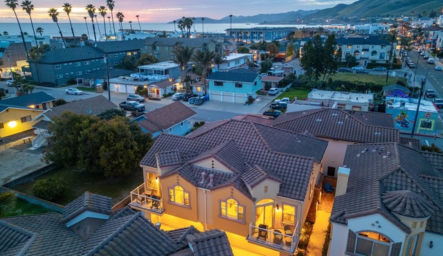 One block from Beach Sleeps 8