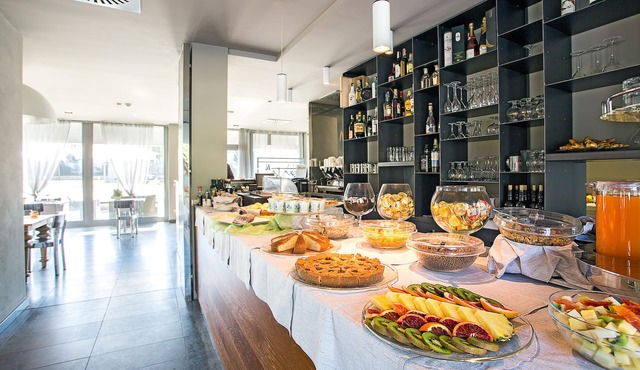 One Hotel & Restaurant