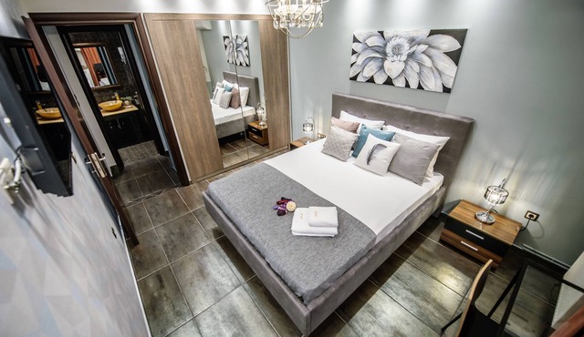 One of a kind LUXURY Apartment in City Center Near HELEXPO