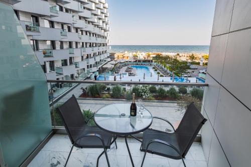One SeaView std in Infinity Pool & Spa Resort