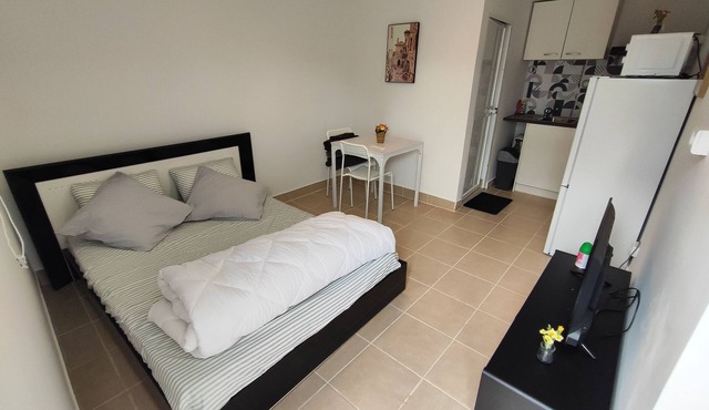 One-storey studio with free parking