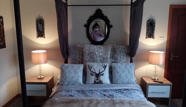 One Strathview B&B