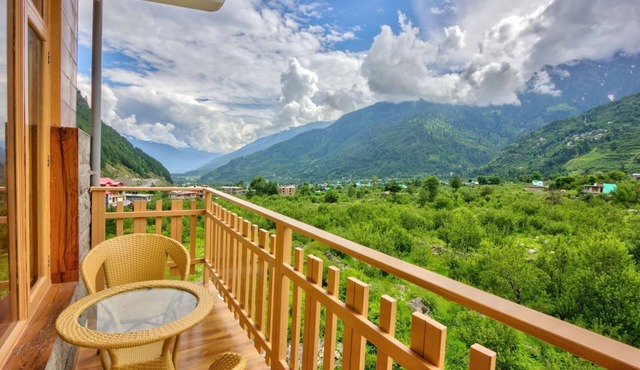 OnlyStay Matsya Manali