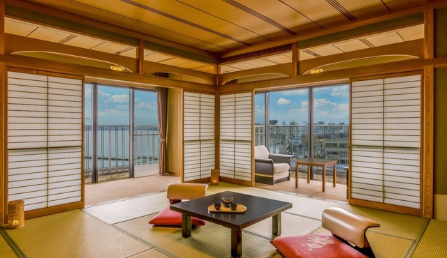 Ooedo Onsen Monogatari Premium Kaga Maruya