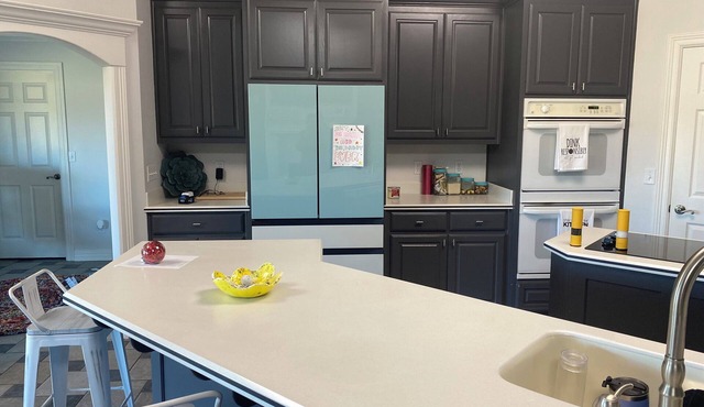 Open and spacious 3-bedroom home on golf course, WiFi, AC in fantastic Longview