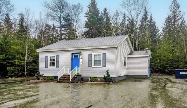 Open layout Maine cottage with washer/dryer & grill - dog-friendly