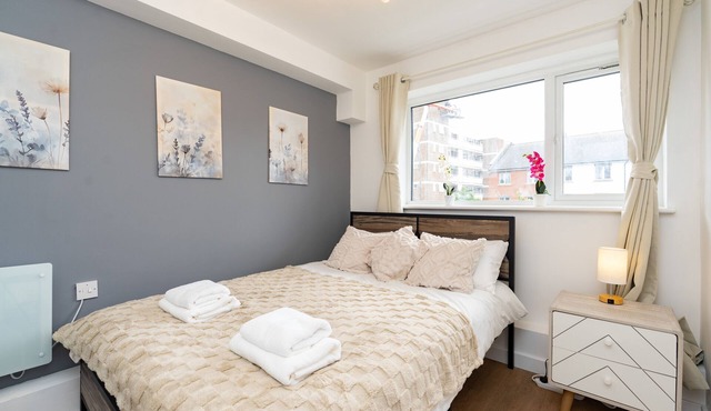 Open Mind Property - 8 Guests, 4 Beds & Free Parking