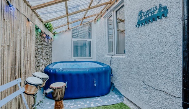 Open Mind Property - 4 Bedroom House with Hot Tub