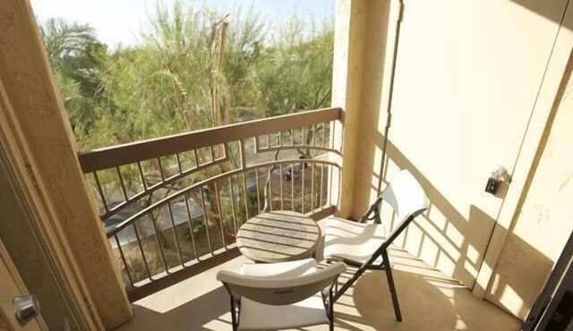 Open & Modern, Excellent Location, Pool, Hot Tub, Wi-Fi, Elevator, Parking, Gym