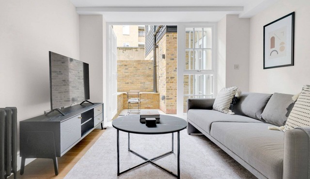 Open plan Waterloo, 1BR, New build, terrace, by Blueground