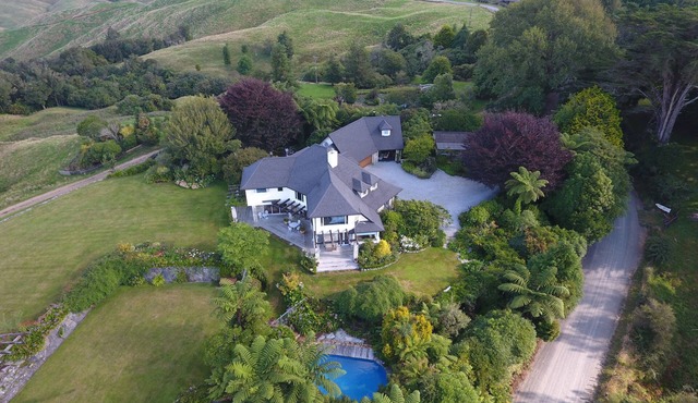 Opens 2025! Private retreat will spoil you, Stunning views, Waitomo's Hidden Gem
