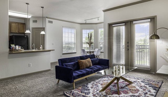 Opuluxe 2BD/2BA Stylish Suites w/ Pool & Gym!