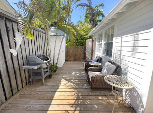 Orange Blossom Suite Conch Republic Cottage