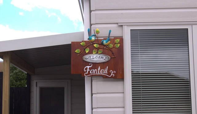 Orewa Kiwi Cabins - Fantail Cabin