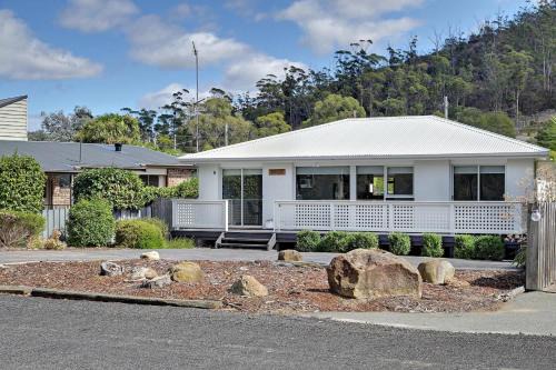 Orford Waterfront Cottage